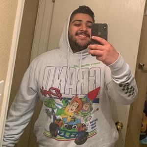 Meet your Posher, Dylan